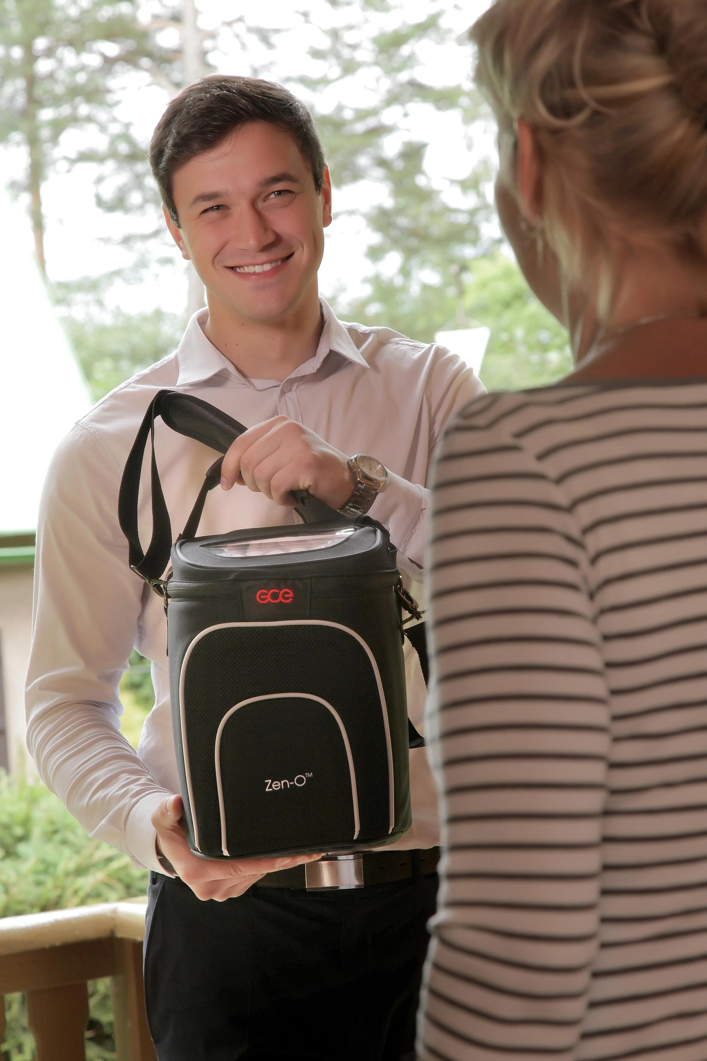 GCE Zen-O Portable Oxygen Concentrator - Image 4